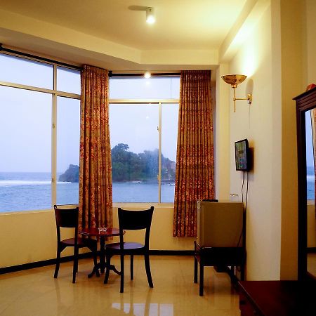 Sayurima Beach Hotel Ahangama Ruang foto