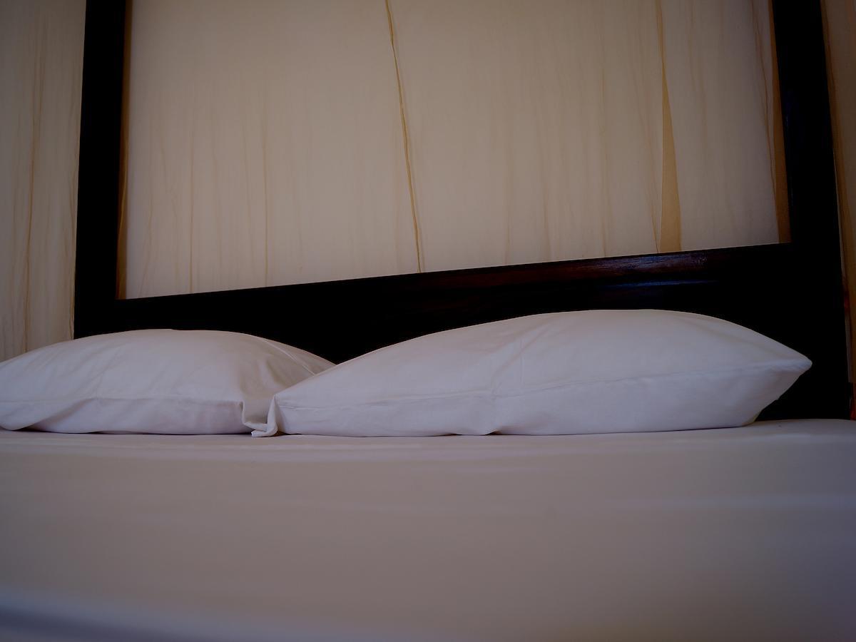 Sayurima Beach Hotel Ahangama Bagian luar foto