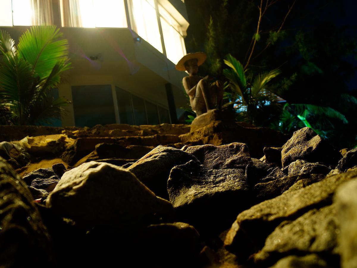 Sayurima Beach Hotel Ahangama Bagian luar foto