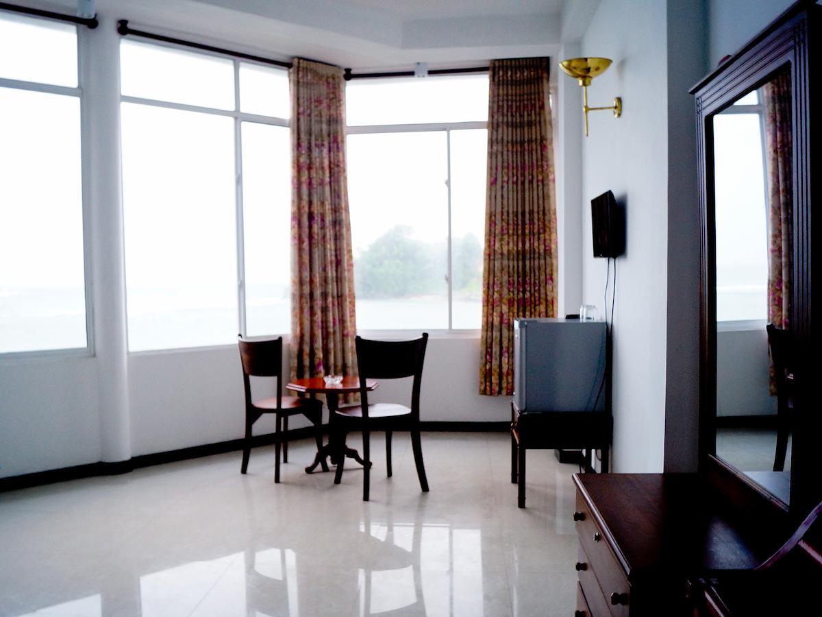 Sayurima Beach Hotel Ahangama Bagian luar foto