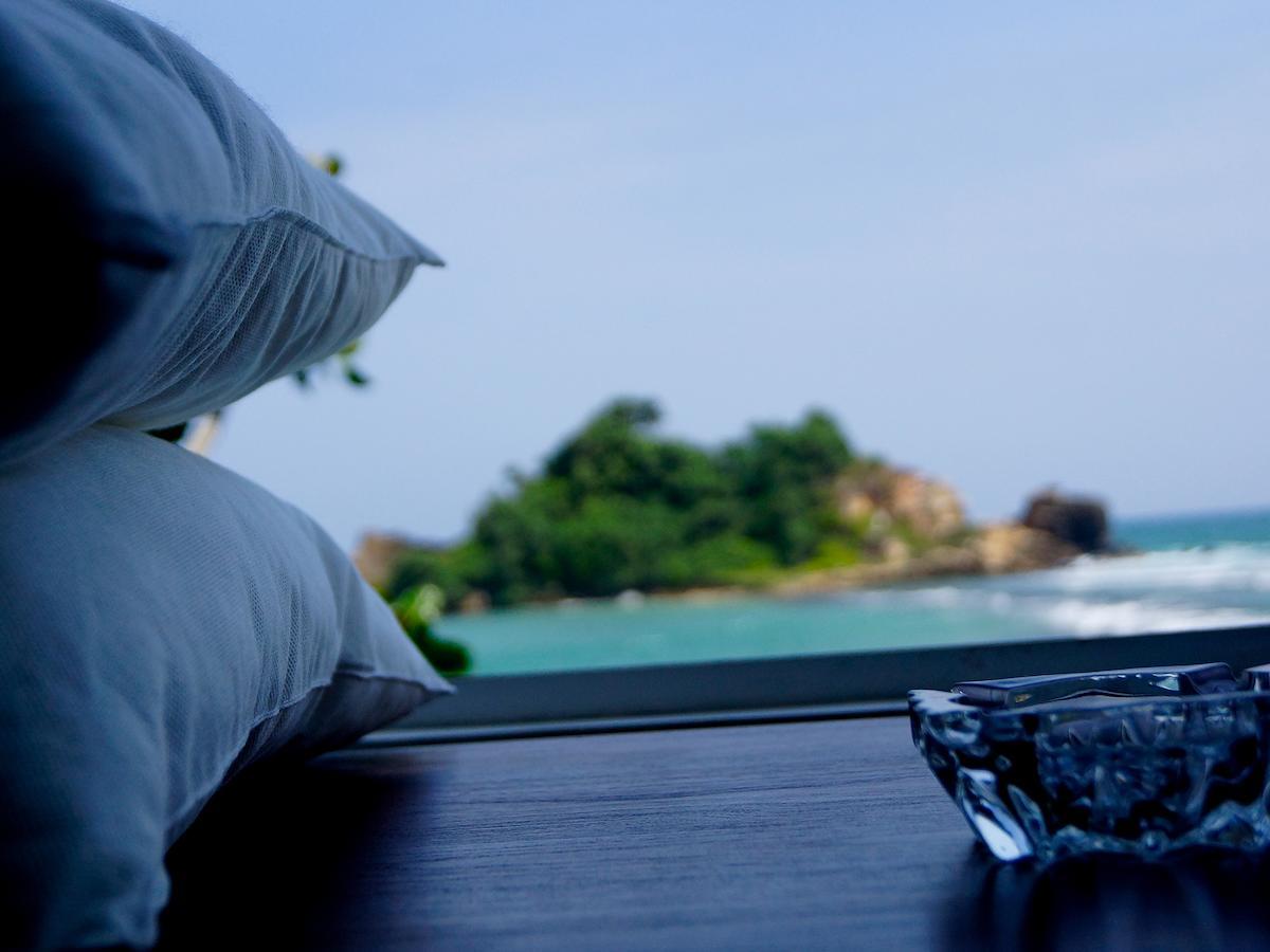 Sayurima Beach Hotel Ahangama Bagian luar foto