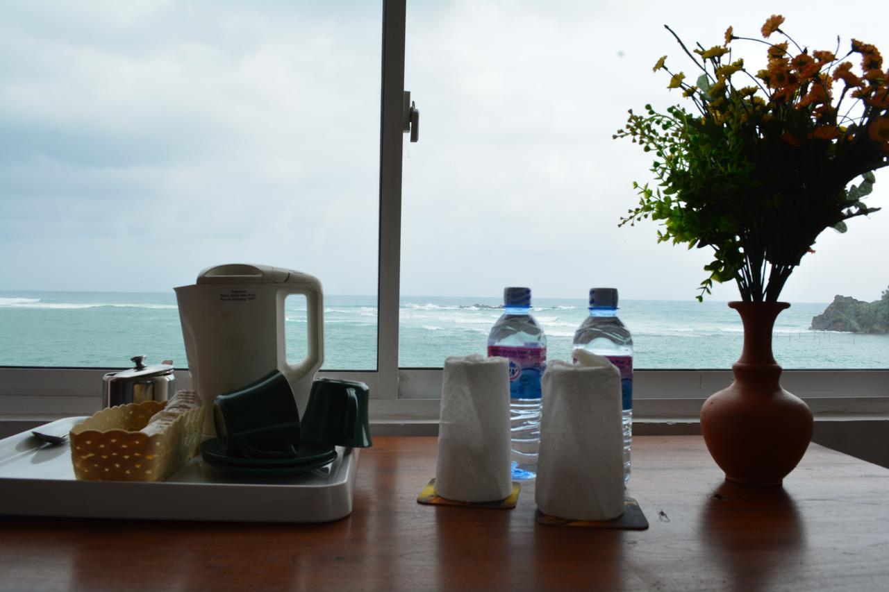 Sayurima Beach Hotel Ahangama Bagian luar foto