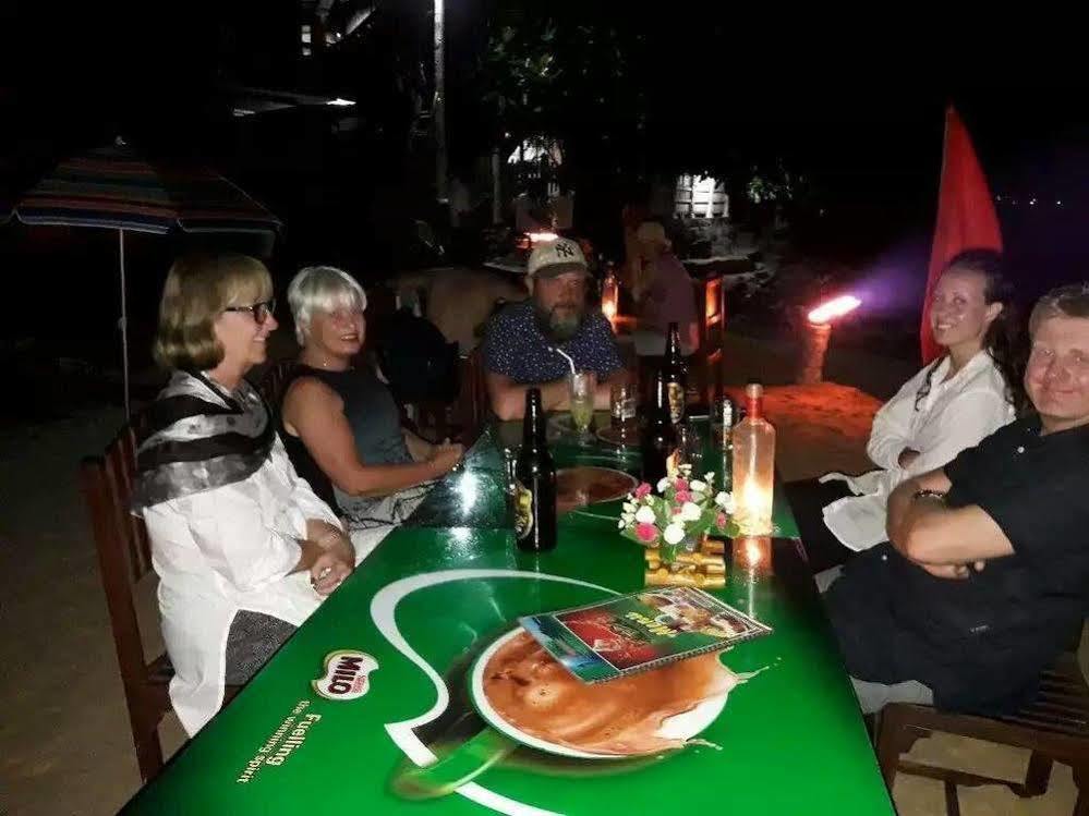 Sayurima Beach Hotel Ahangama Bagian luar foto